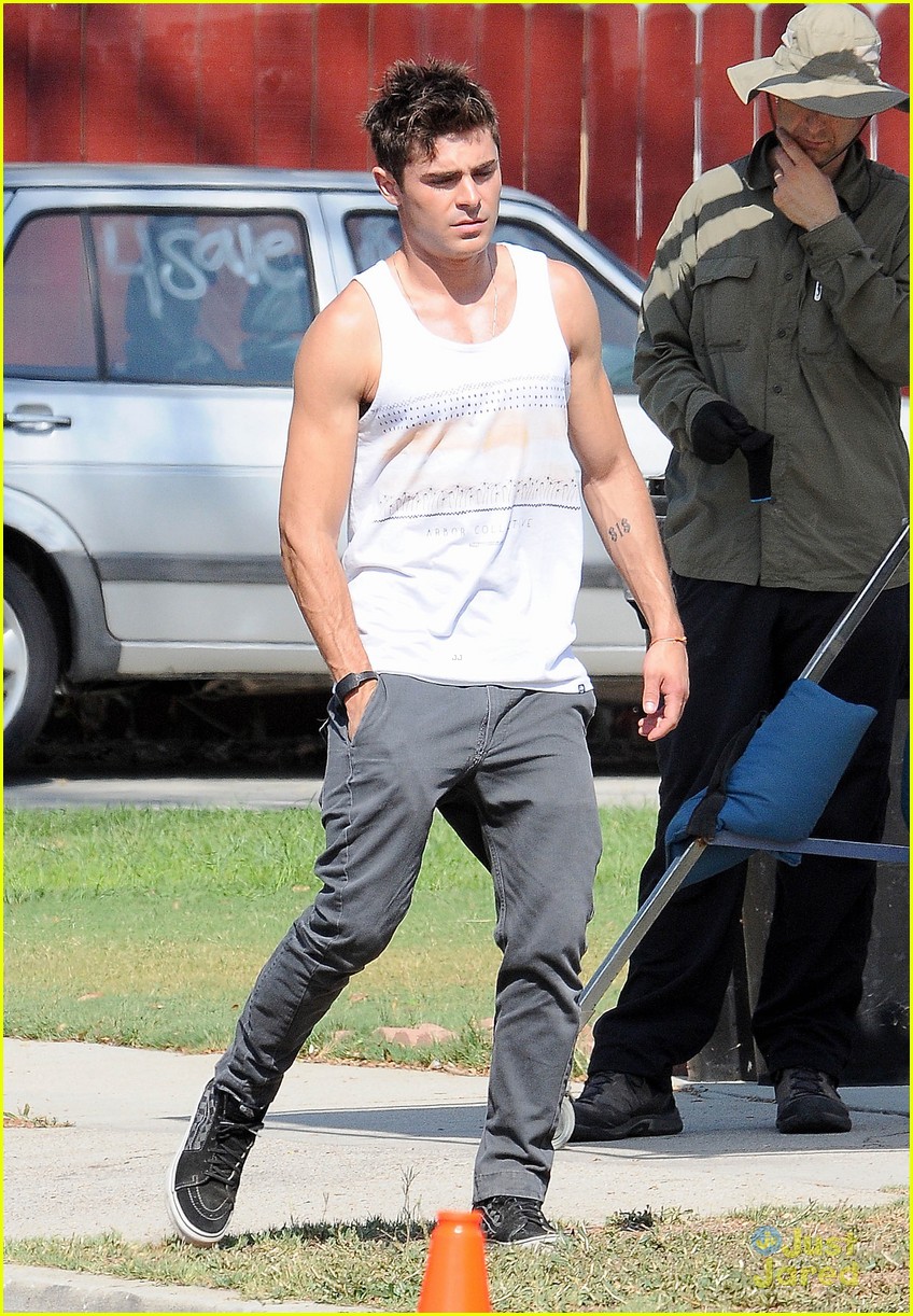 zac efron steps out after split from michelle rodriguez 07
