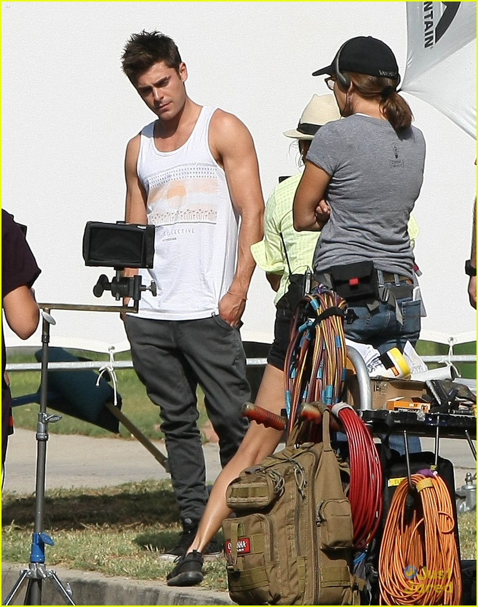 zac efron steps out after split from michelle rodriguez 17
