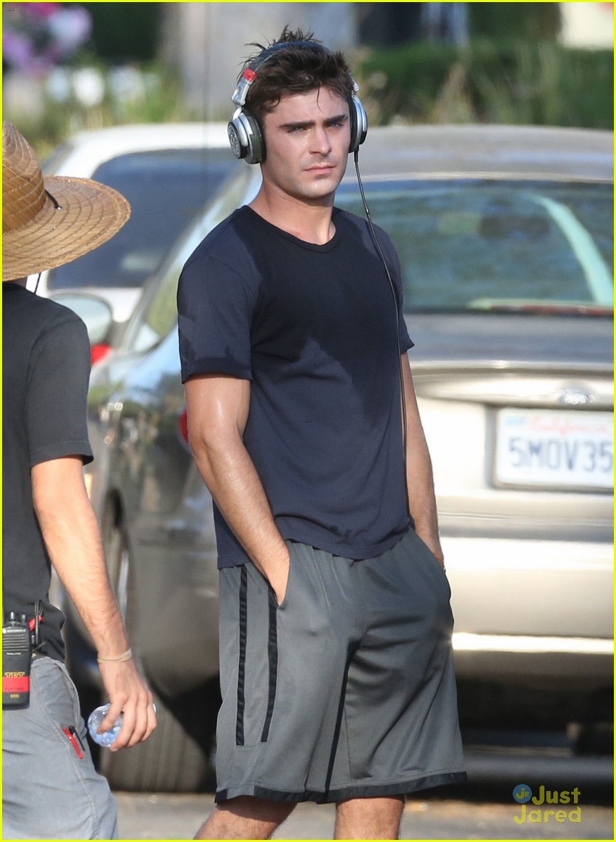 zac efron swaety sprinting we are your friends set 04