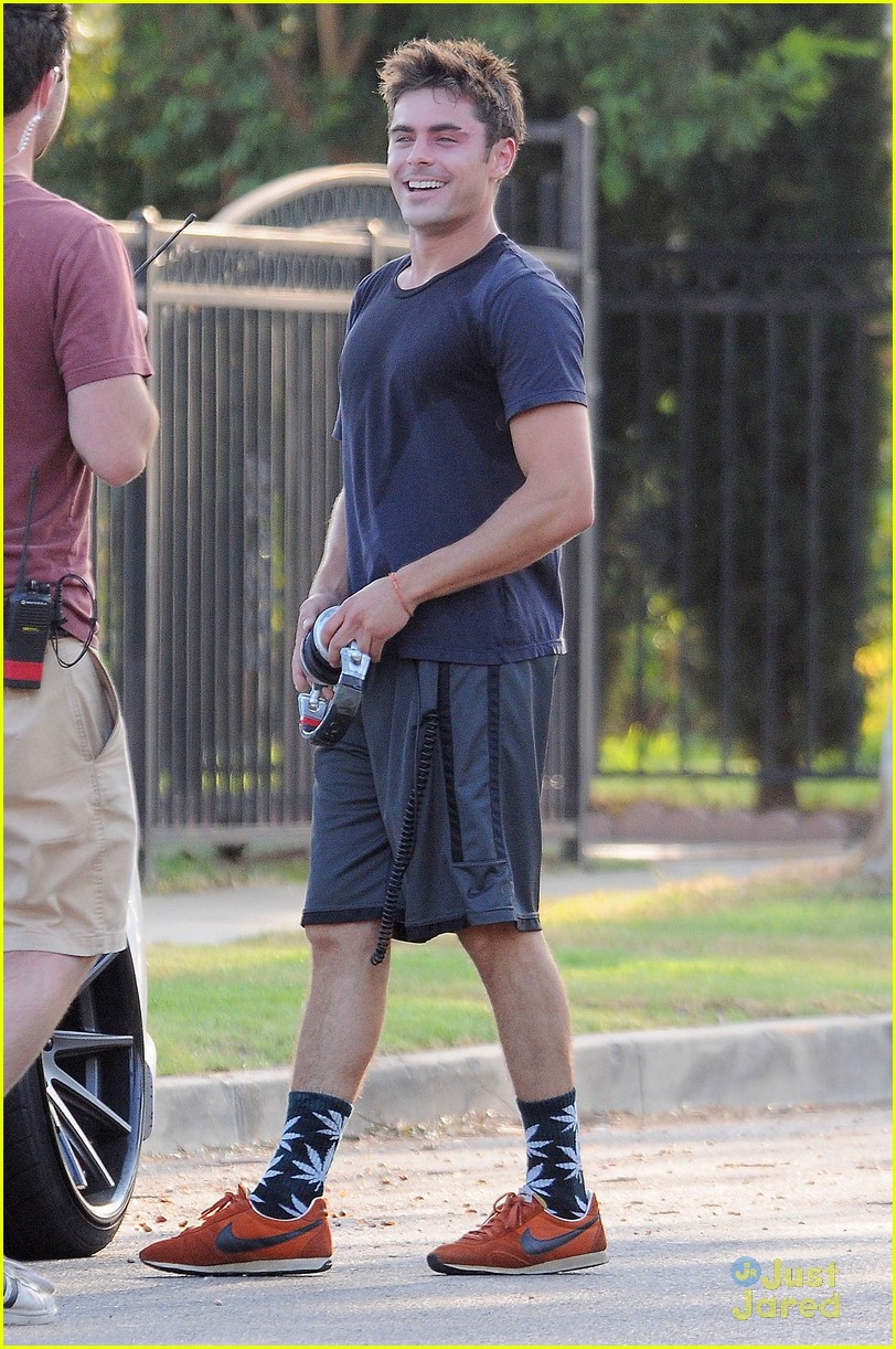 zac efron swaety sprinting we are your friends set 10