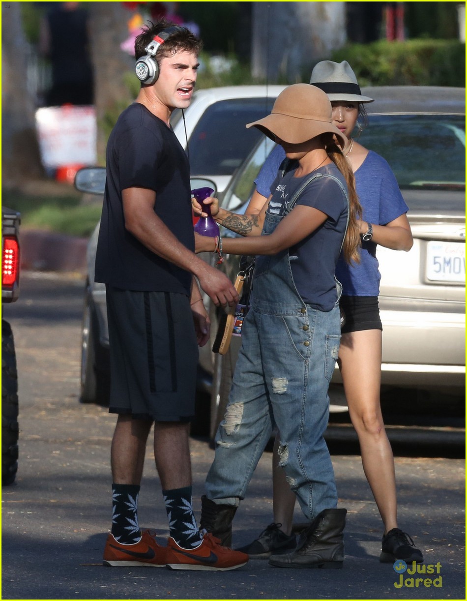 zac efron swaety sprinting we are your friends set 19