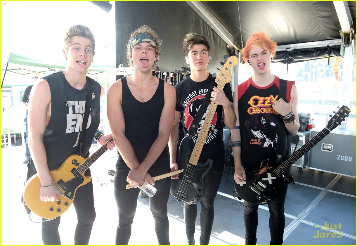 one direction 5 seconds of summer iheartradio music festival 2014 05