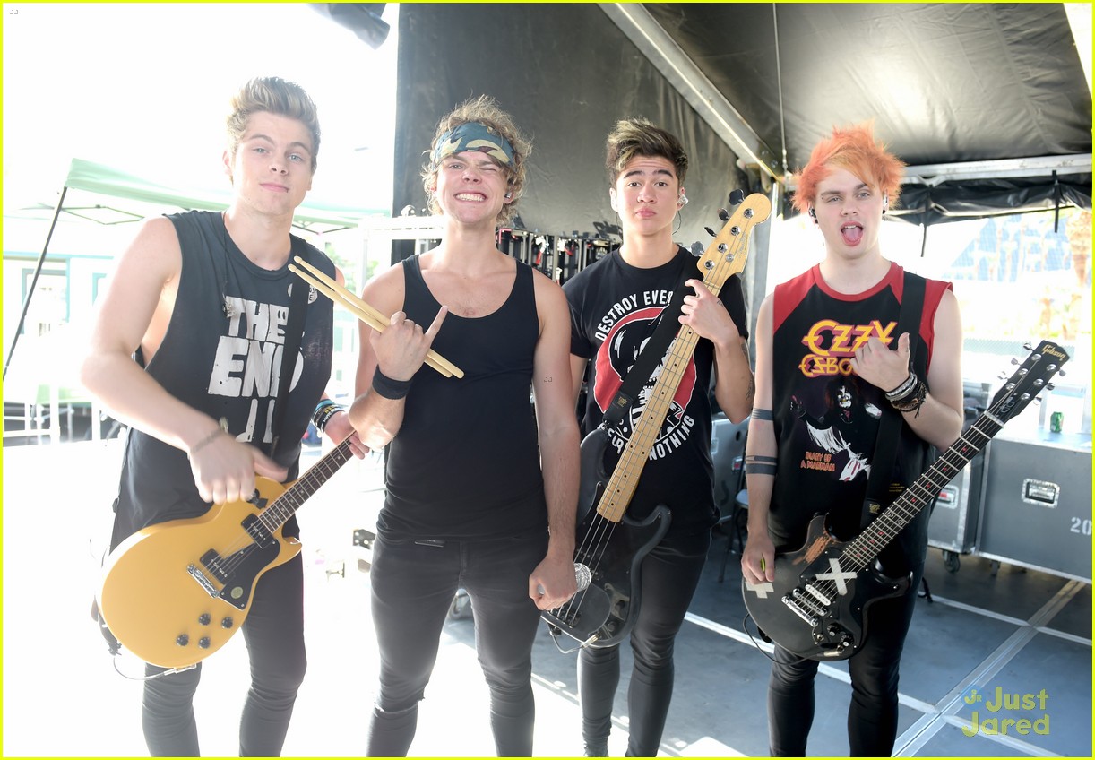 one direction 5 seconds of summer iheartradio music festival 2014 08