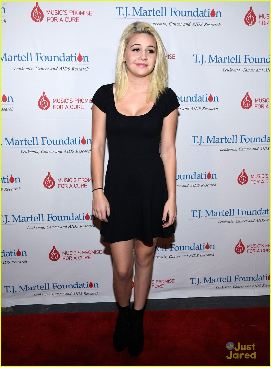 bea miller belts it out at tj martell foundation event 06