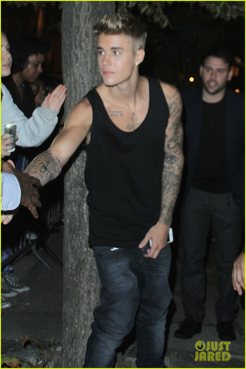 justin bieber hits up tao for night out after stripping down 04