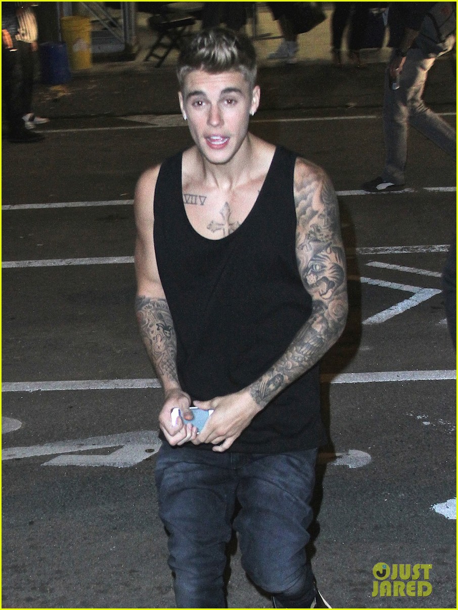 justin bieber hits up tao for night out after stripping down 05