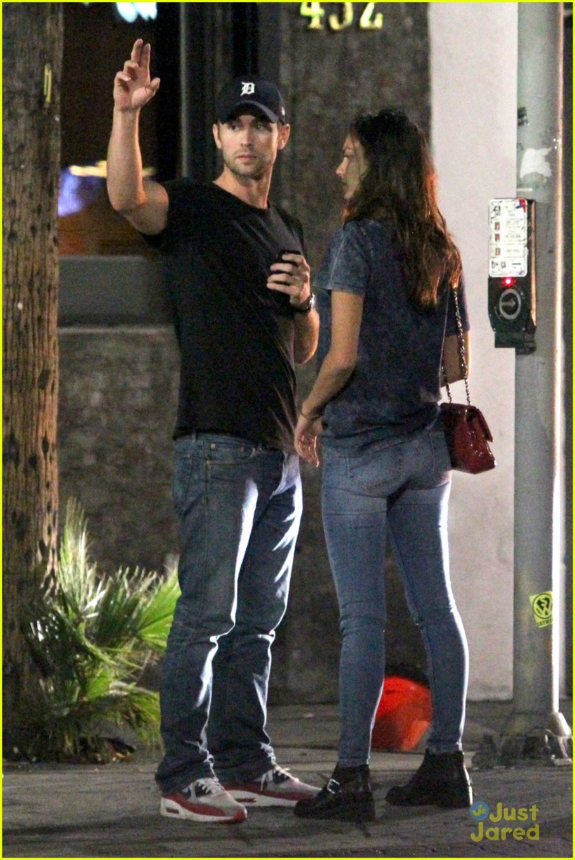 chace crawford rachelle goulding hold hands 01