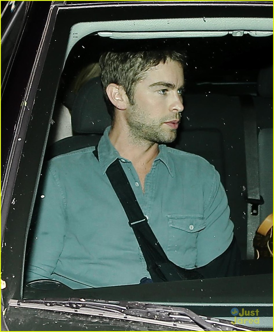 chace crawford arm sling west hollywood 03