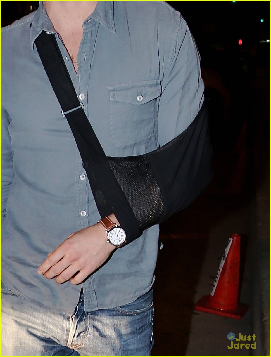 chace crawford arm sling west hollywood 04