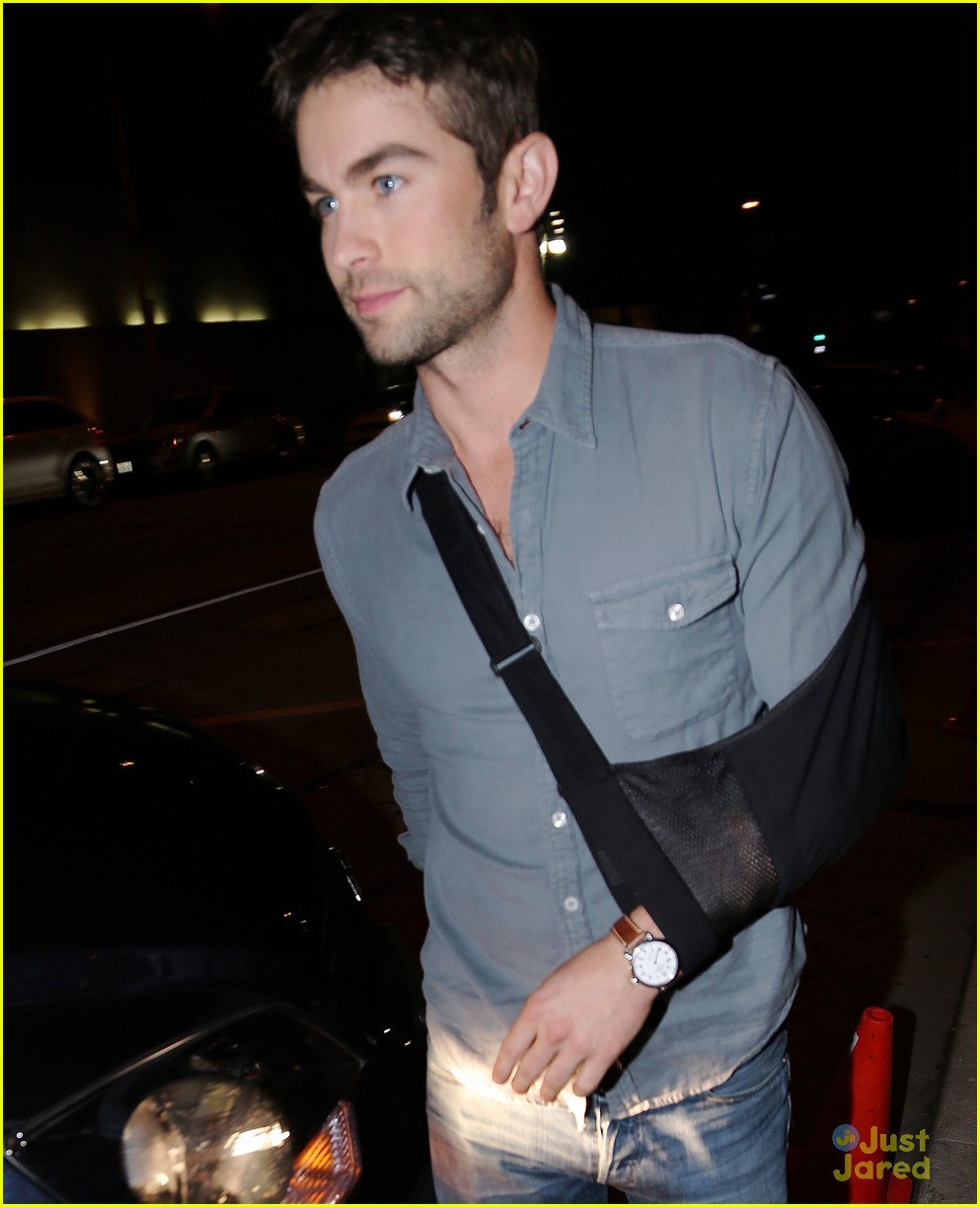 chace crawford arm sling west hollywood 09