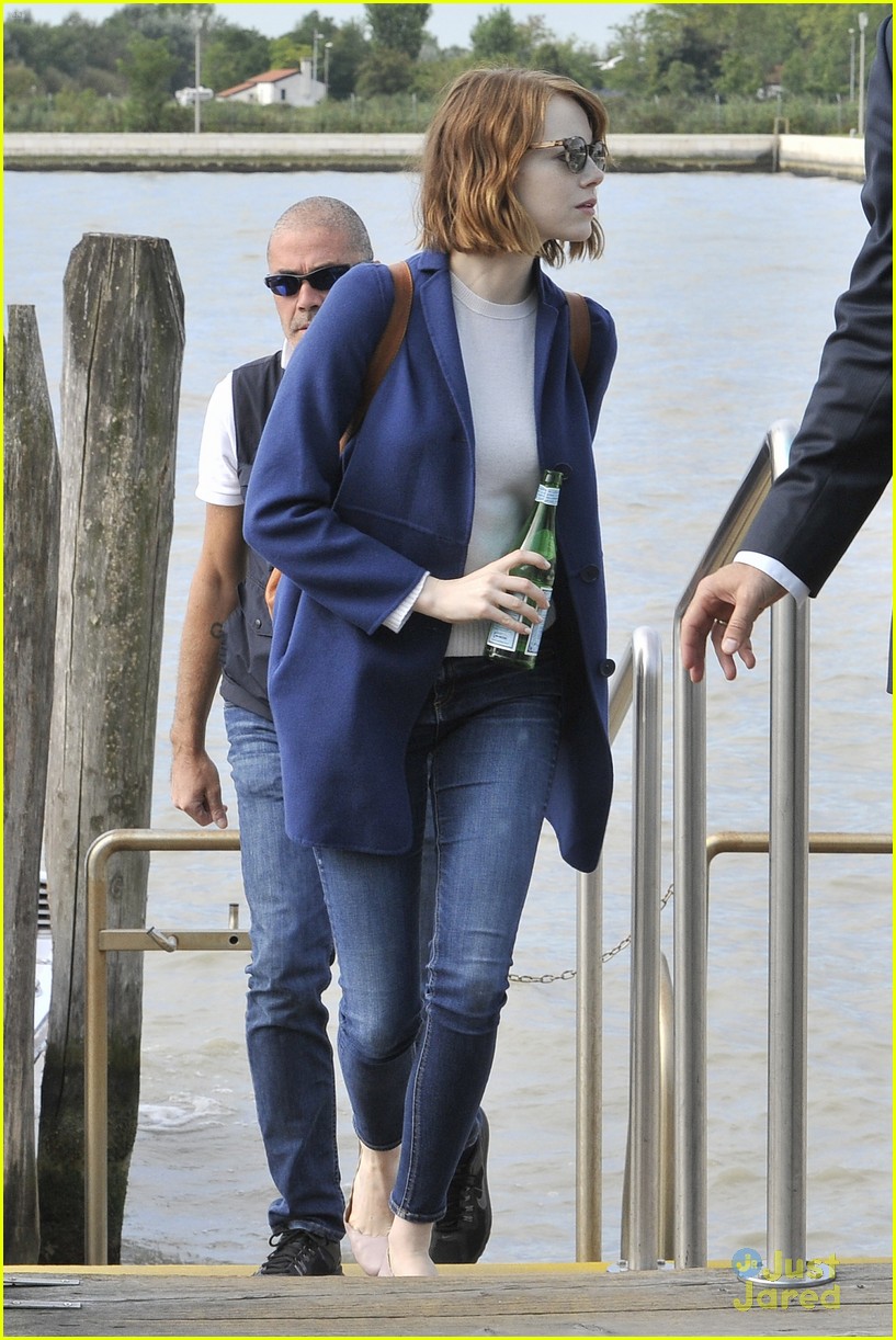 emma stone andrew garfield leave venice after film festival 01