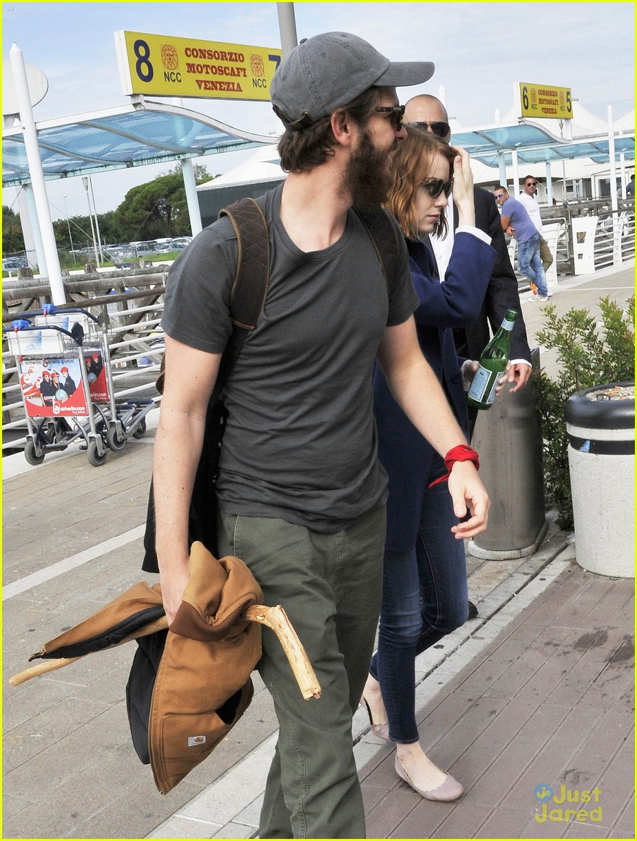 emma stone andrew garfield leave venice after film festival 07