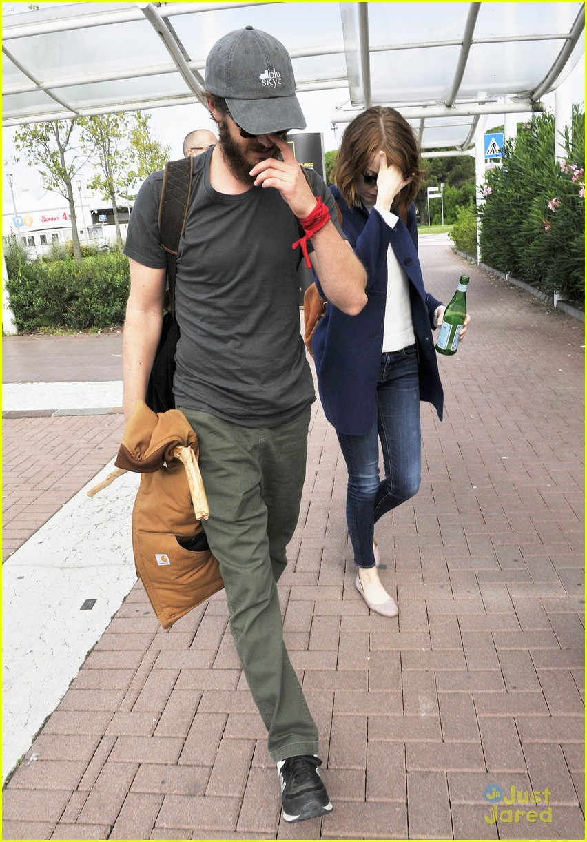 emma stone andrew garfield leave venice after film festival 10
