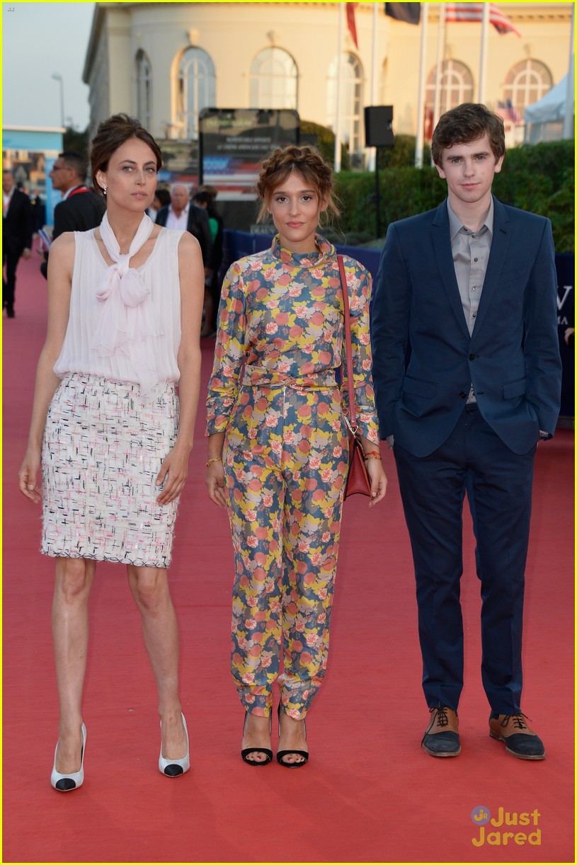 freddie highmore astrid berges frisbey deauville american film festival 2014 03