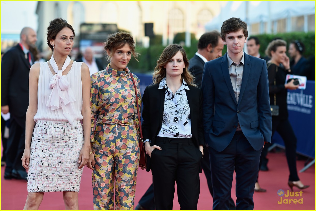 freddie highmore astrid berges frisbey deauville american film festival 2014 07