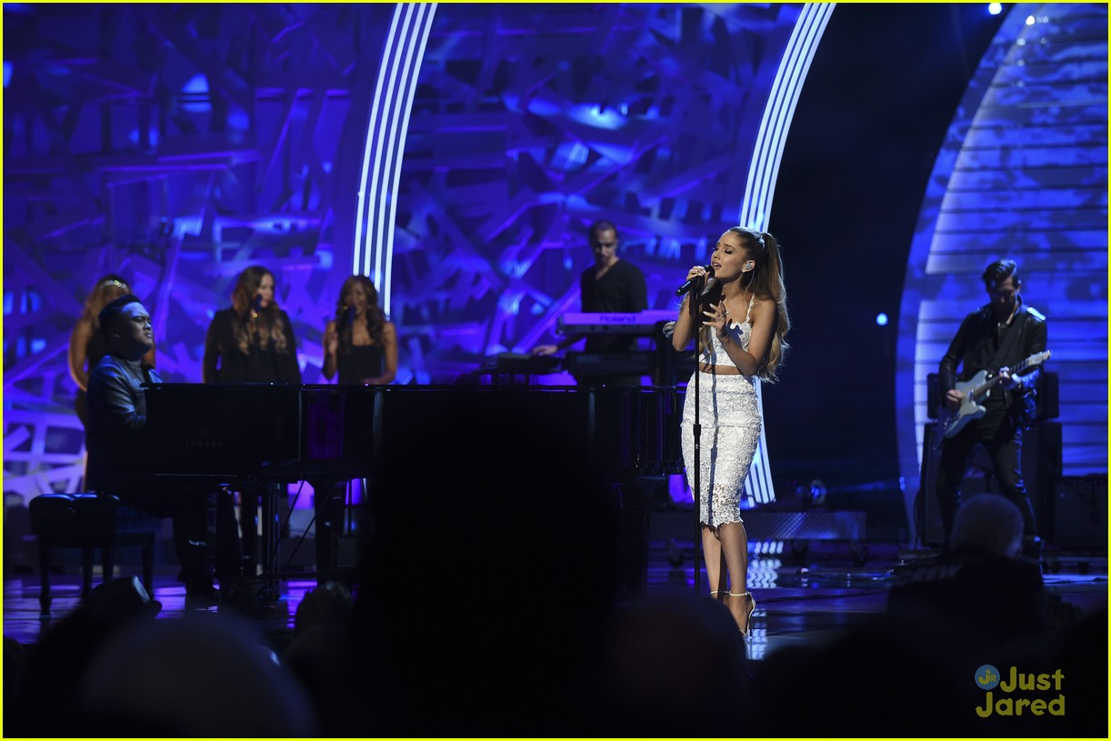 ariana grande my everything stand up to cancer 02