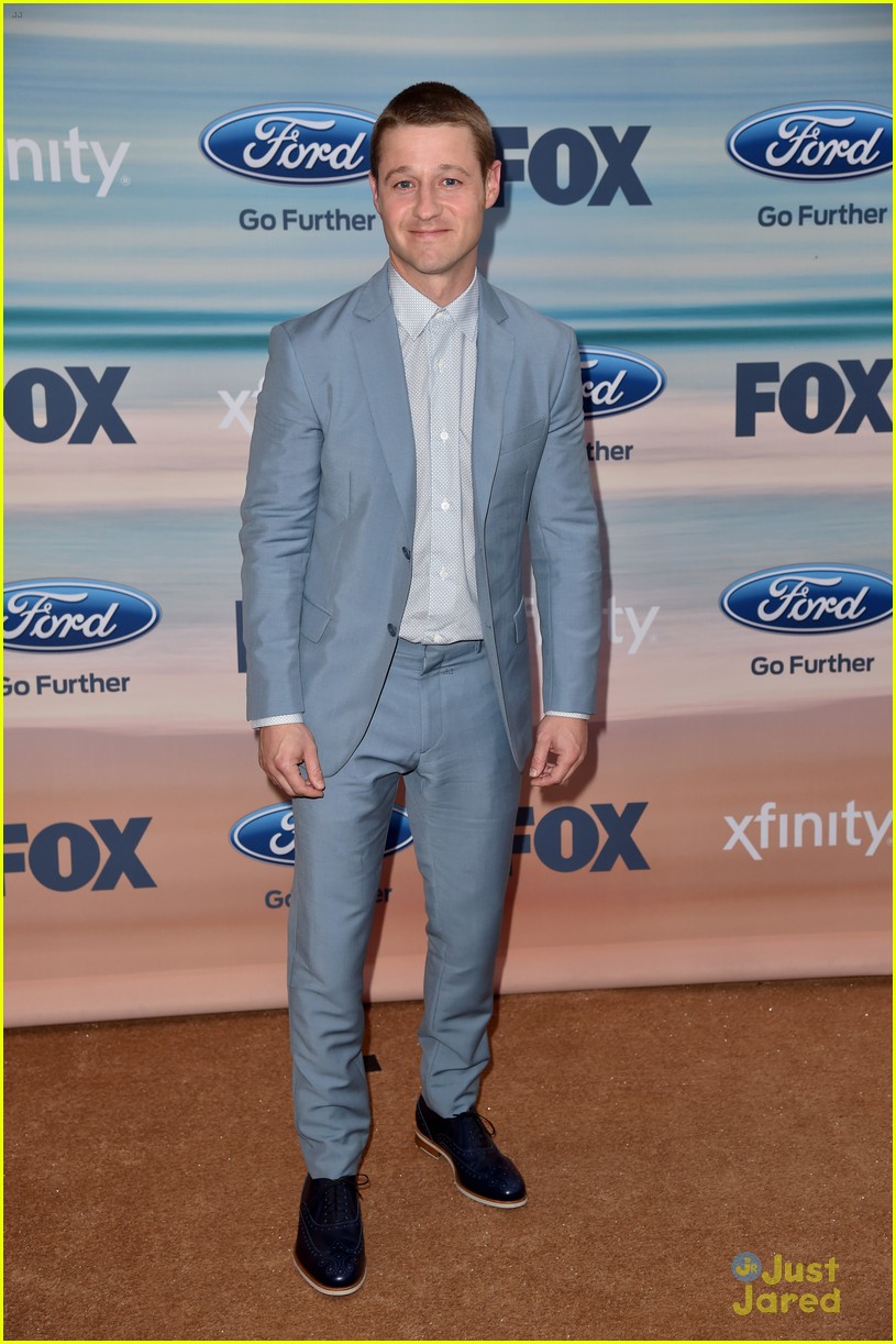 kevin zegers kendrick sampson fox fall 2014 party 07