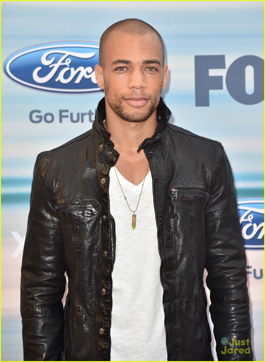 kevin zegers kendrick sampson fox fall 2014 party 11