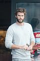 liam hemsworth steps out after miley cyrus love declaration 11