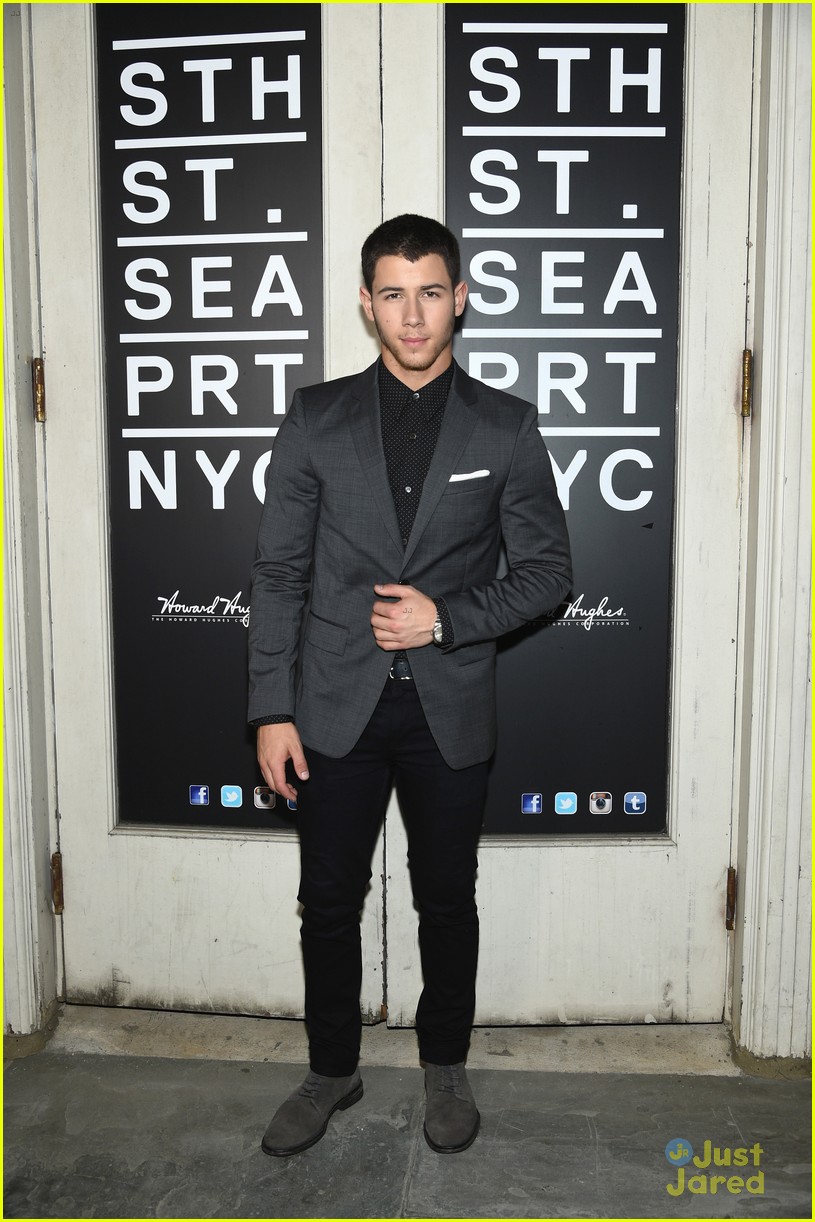 nick jonas doesnt wear purity ring anymore 02
