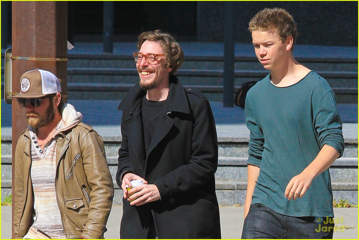will poulter on set costars 04