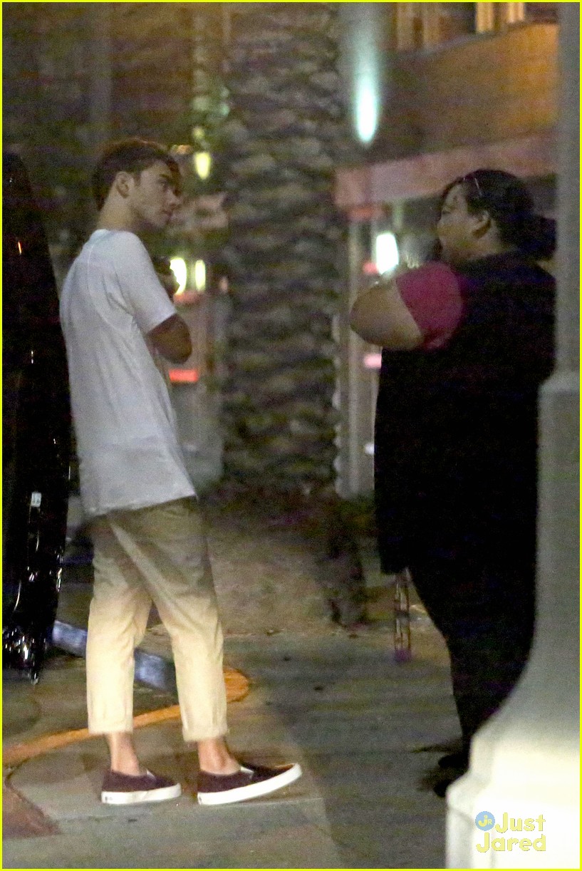 nathan sykes hugs fans west hollywood 02