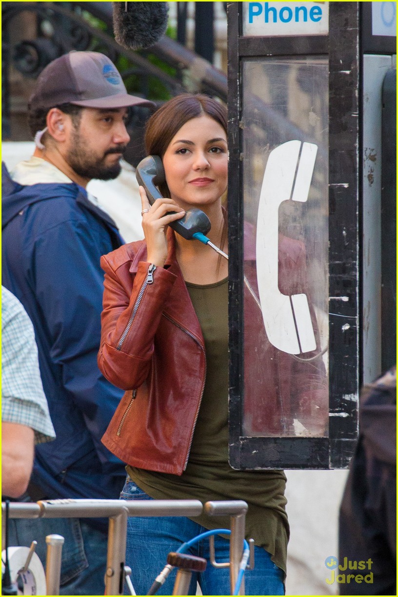 victoria justice phone booth brooklyn eye candy 12