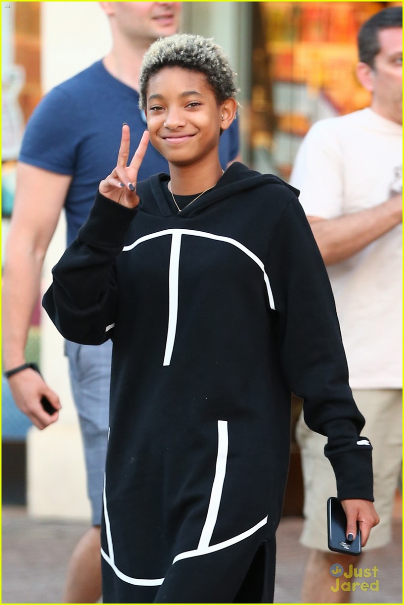 willow smith labor day lunch 01