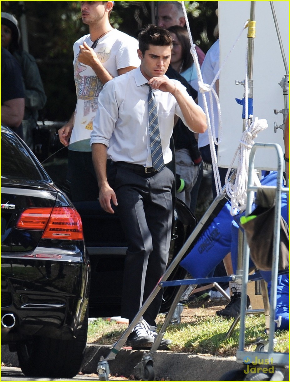 zac efron switches suit we are your friends set 22