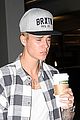 justin bieber coffee at the grove 02