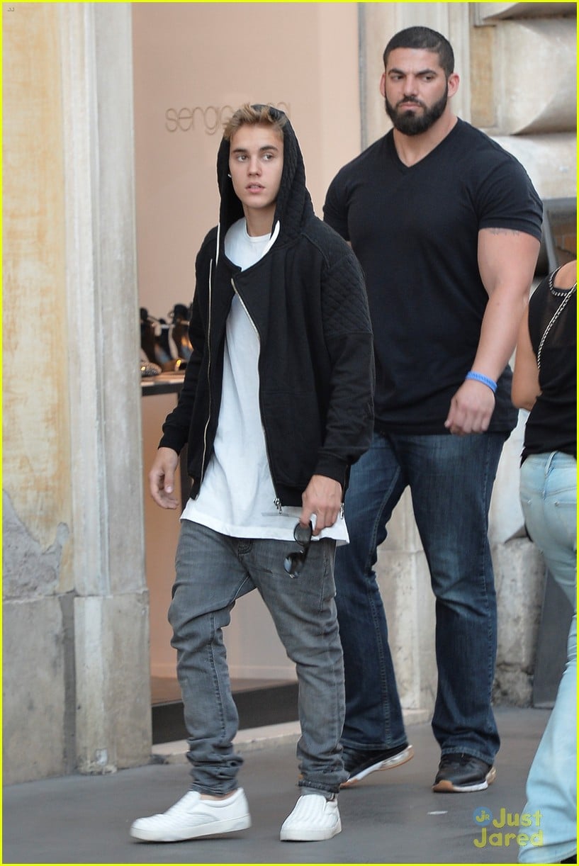 justin bieber dad jeremy become tourists in rome 10