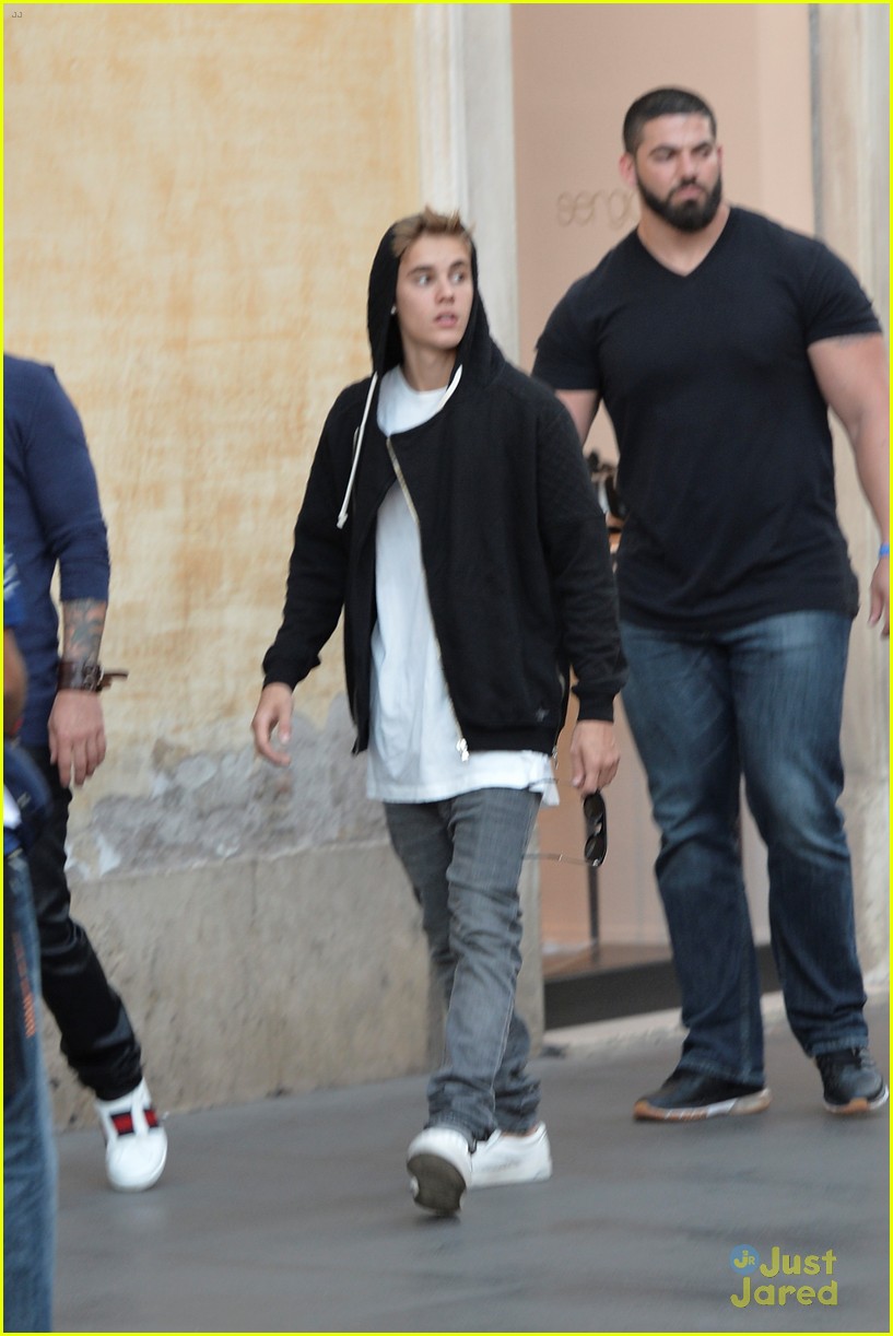 justin bieber dad jeremy become tourists in rome 17