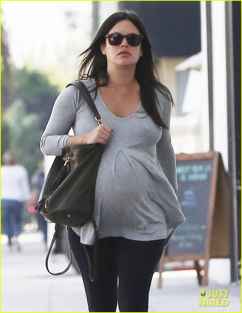 rachel bilson gets a checkup before her babys arrival 07