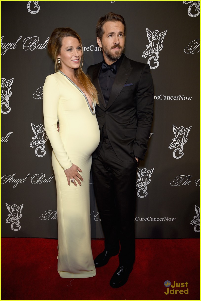 blake lively accentuates baby bump with a beaming ryan reynolds 05
