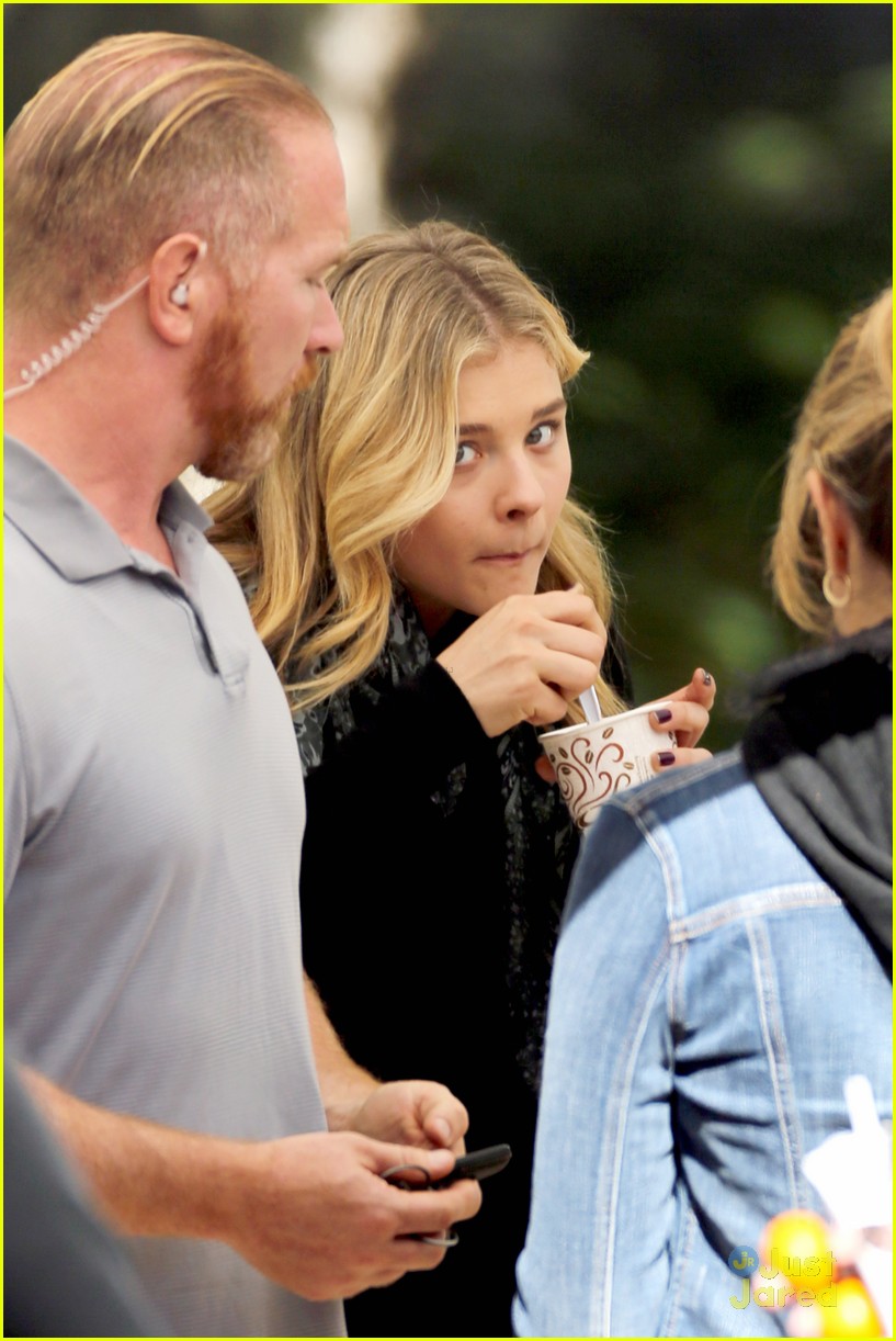 chloe moretz 5th wave haunted forest 04