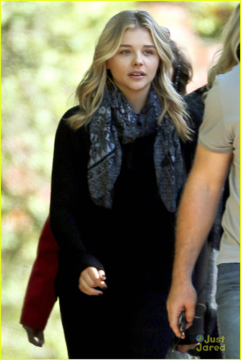 chloe moretz 5th wave haunted forest 05