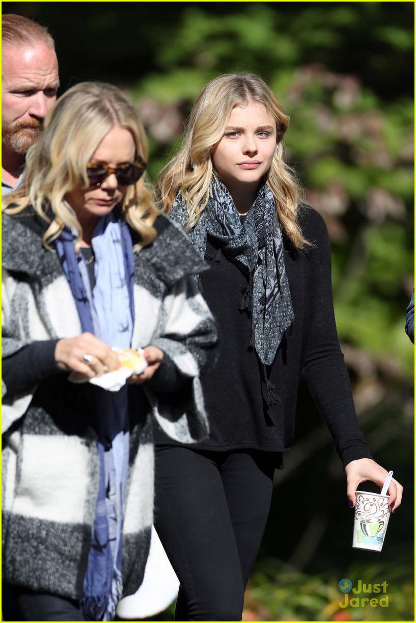 chloe moretz 5th wave haunted forest 10