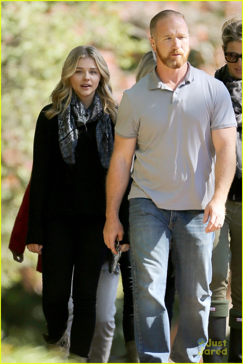 chloe moretz 5th wave haunted forest 11