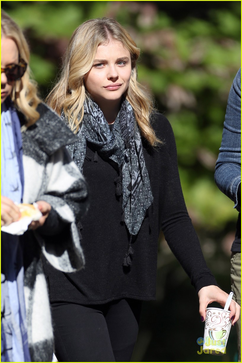 chloe moretz 5th wave haunted forest 12
