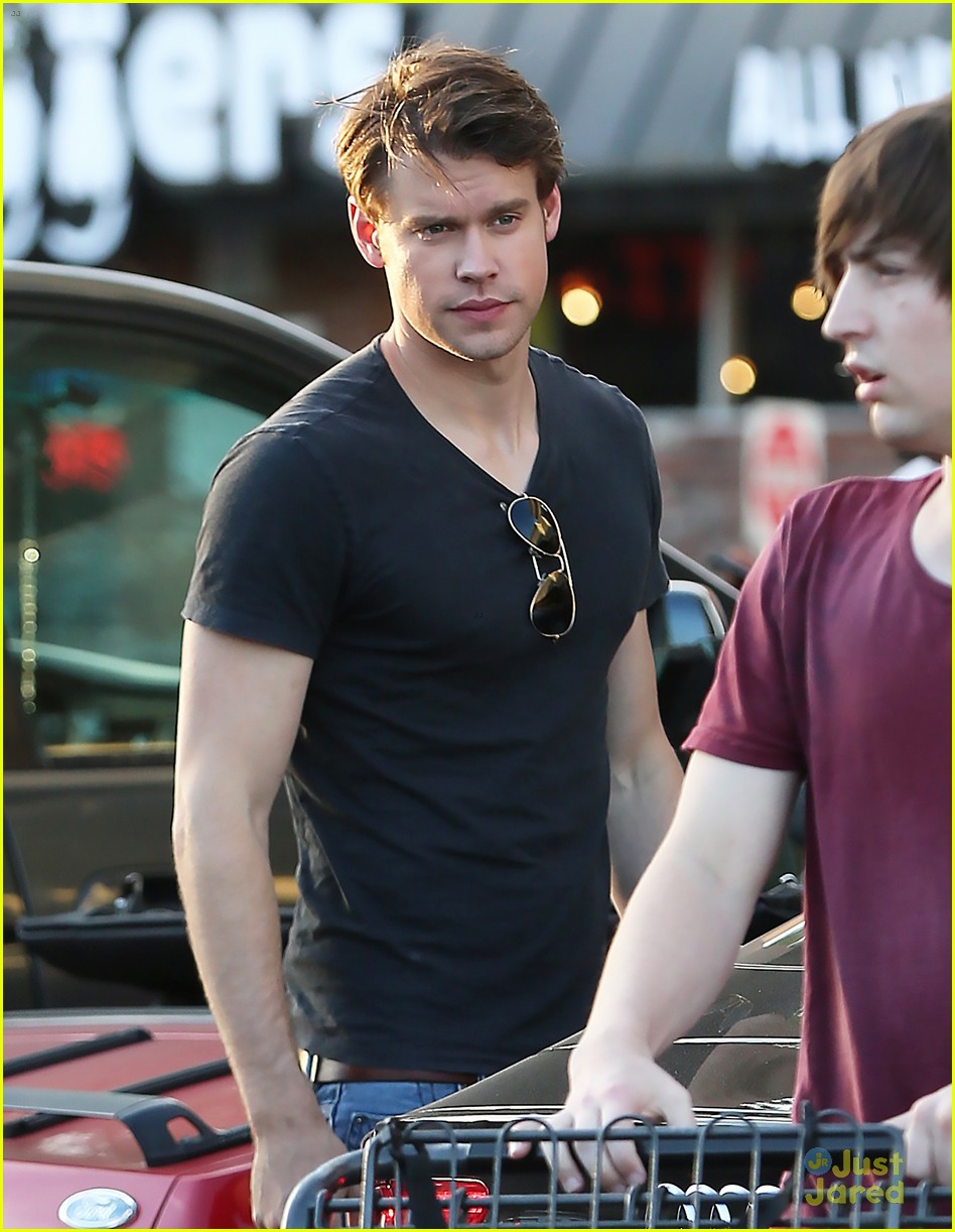 chord overstreet shopping before dodgers game 04