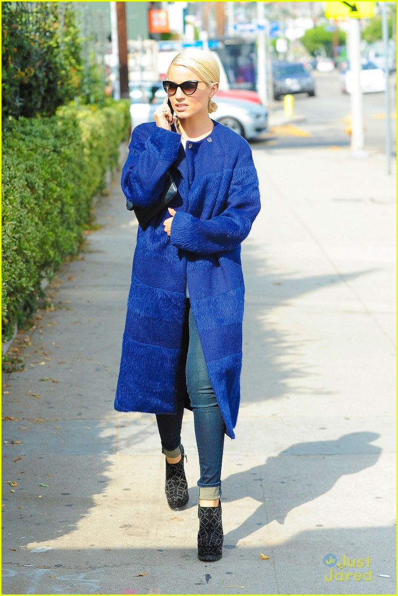 dianna agron opening ceremony stop blue coat 09