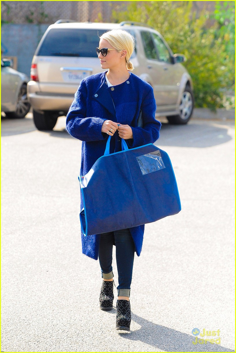 dianna agron opening ceremony stop blue coat 12