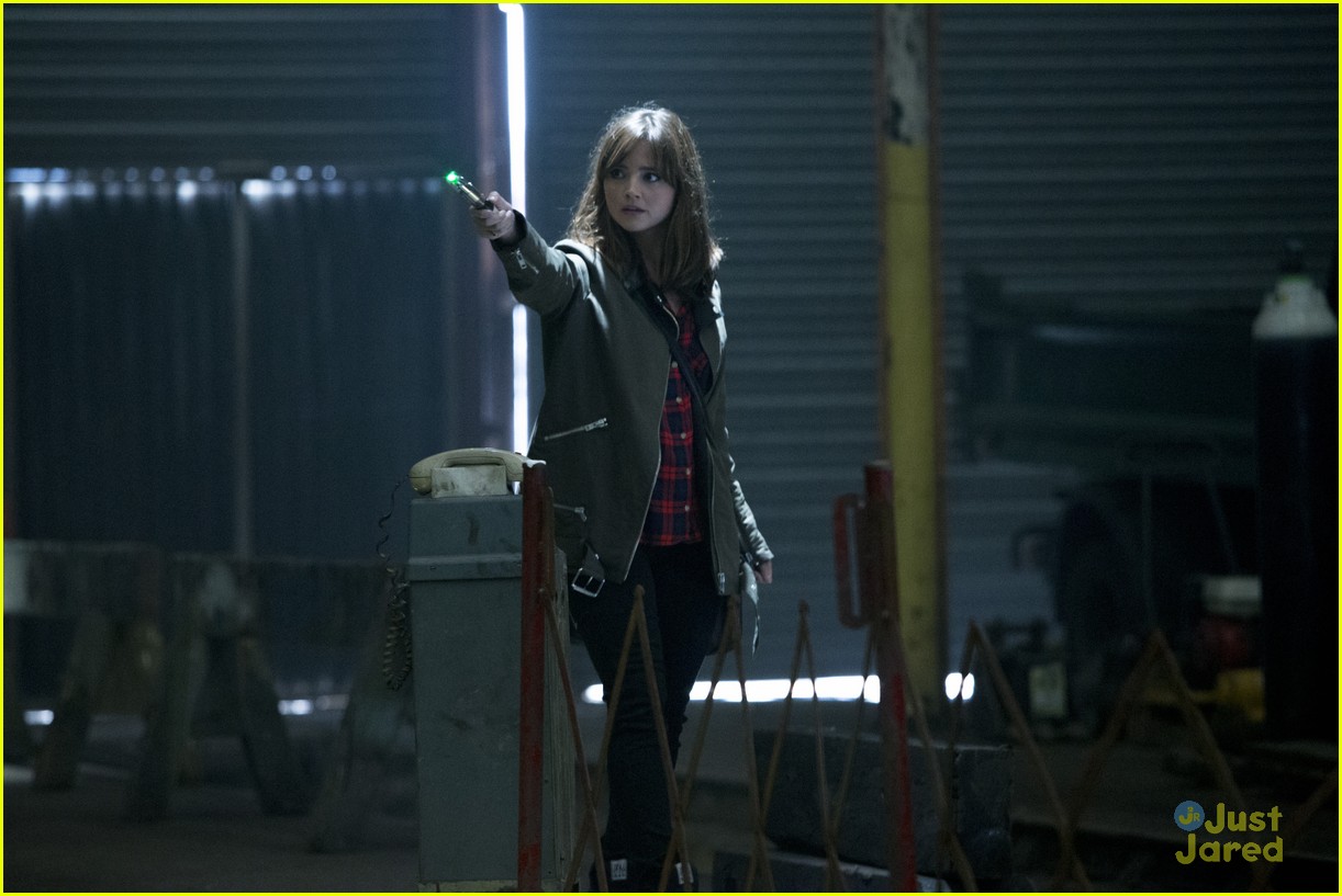 clara comes armed sonic dr who flatline 03