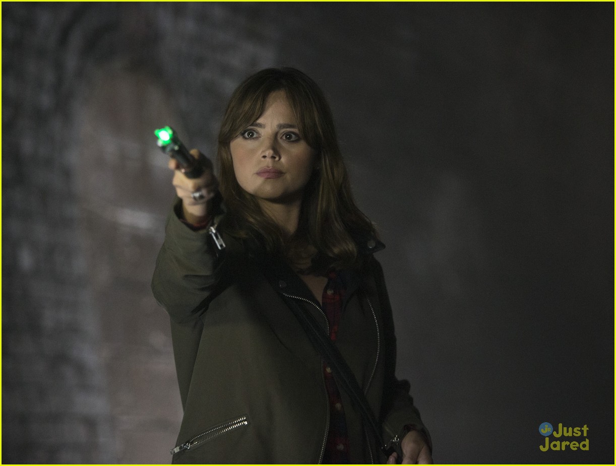 clara comes armed sonic dr who flatline 09