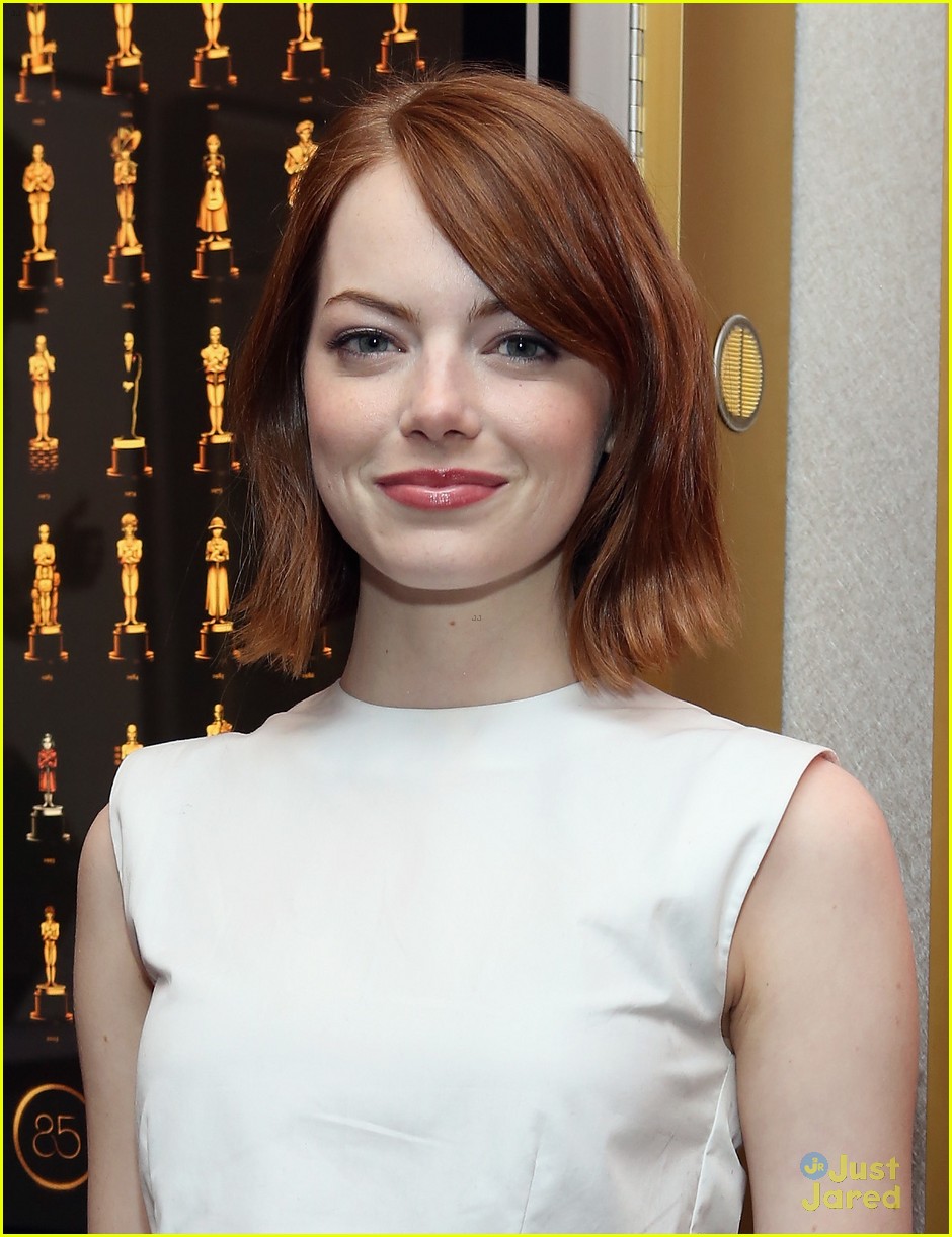 emma stone proves to jimmy fallon that shes awful at lying 05