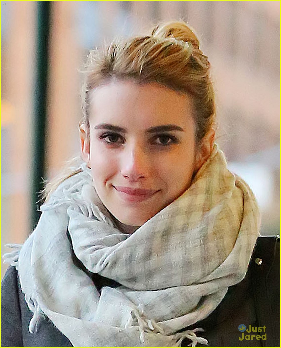 emma roberts loves listening to taylor swifts new album 03