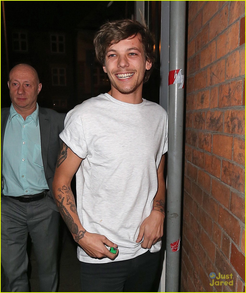 One Direction's Louis Tomlinson \u0026 Harry Styles Enjoy The Night Out In  Separate Countries: Photo 729200 | Harry Styles, Louis Tomlinson, One  Direction Pictures | Just Jared Jr., image size:1025x1222