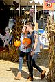 harry styles goes pumpkin picking with erin foster 07