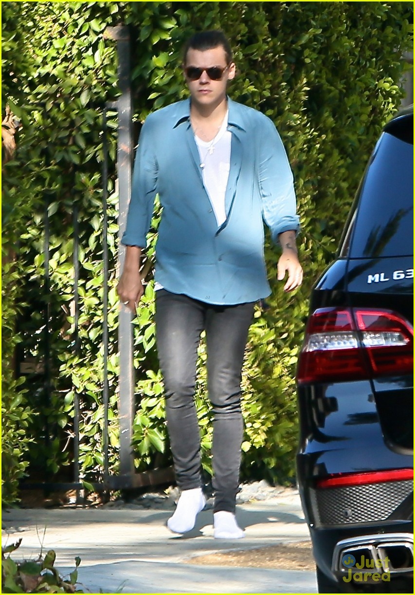 harry styles steps out before taylor swift out of woods drops 01
