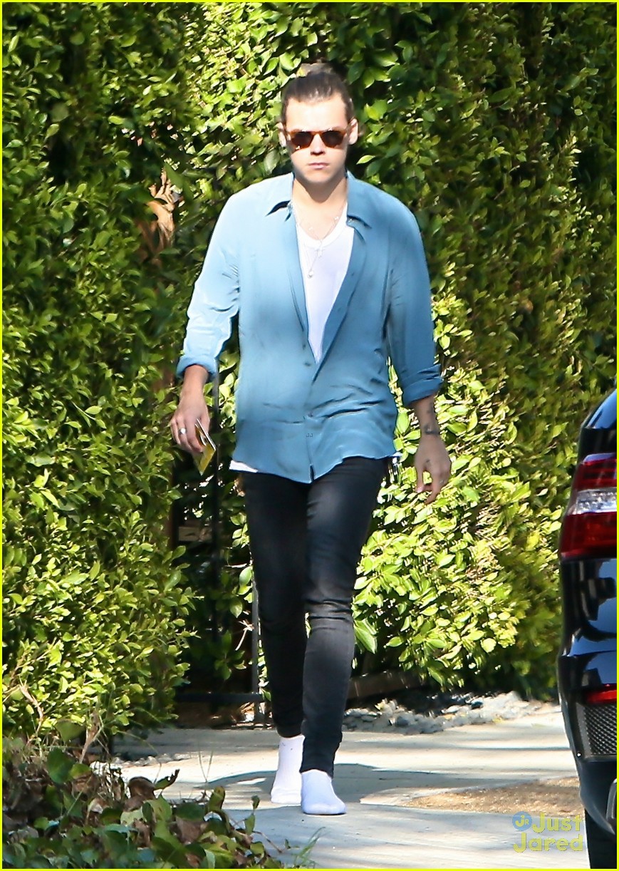 harry styles steps out before taylor swift out of woods drops 13